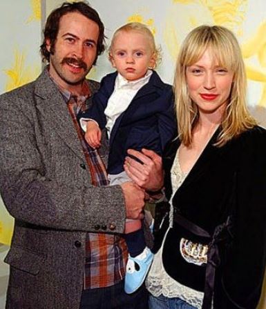 Pilot Inspektor Lee with his parents Jason Lee and Beth Riesgraf